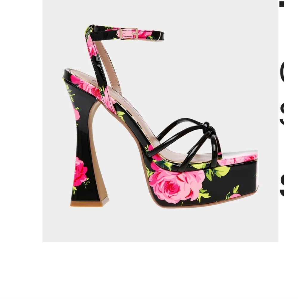 Brand New in box Betsey Johnson Tiky Black multi